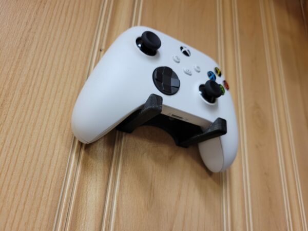 Universal Video Game Controller Wall Mount V1